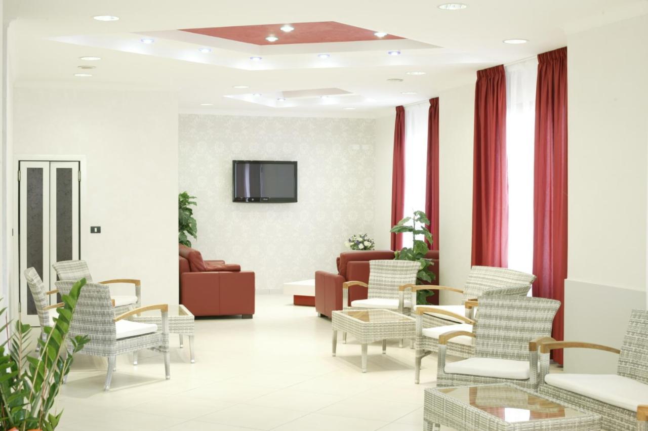 Hotel Le Lune Гаттео-а-Маре Екстер'єр фото